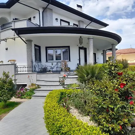 Appartamento Al Primo Piano Margherita Sabaudia Exterior photo